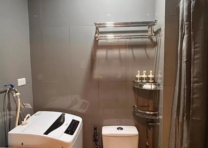 Apartment Minimalist 1br, Ayalaview, 65in Tv With Netflix , Air