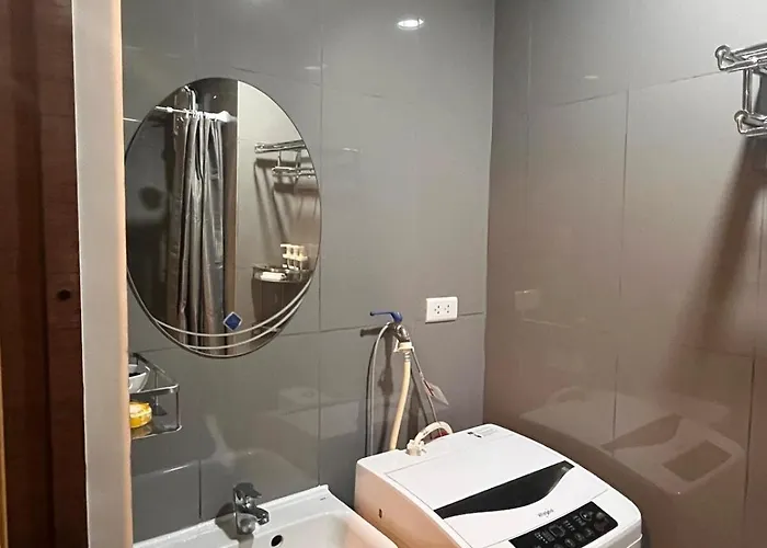 Minimalist 1br, Ayalaview, 65in Tv With Netflix , Air Manila