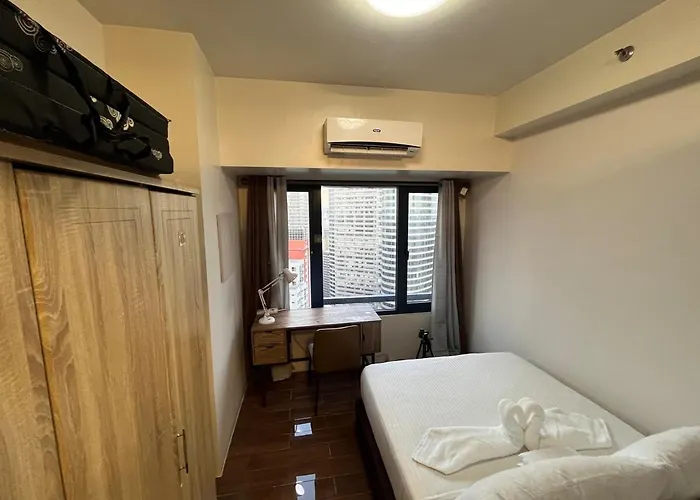 Minimalist 1br, Ayalaview, 65in Tv With Netflix , Air *